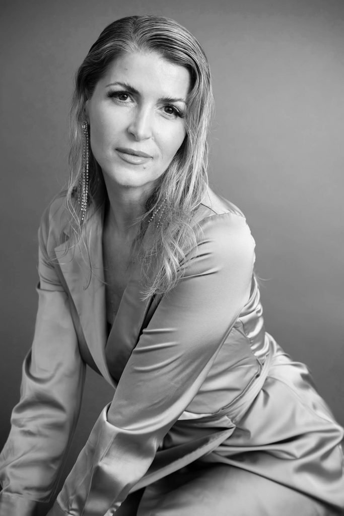 Schwarzweiß Porträt Frau Business Fotoshooting Köln elegant